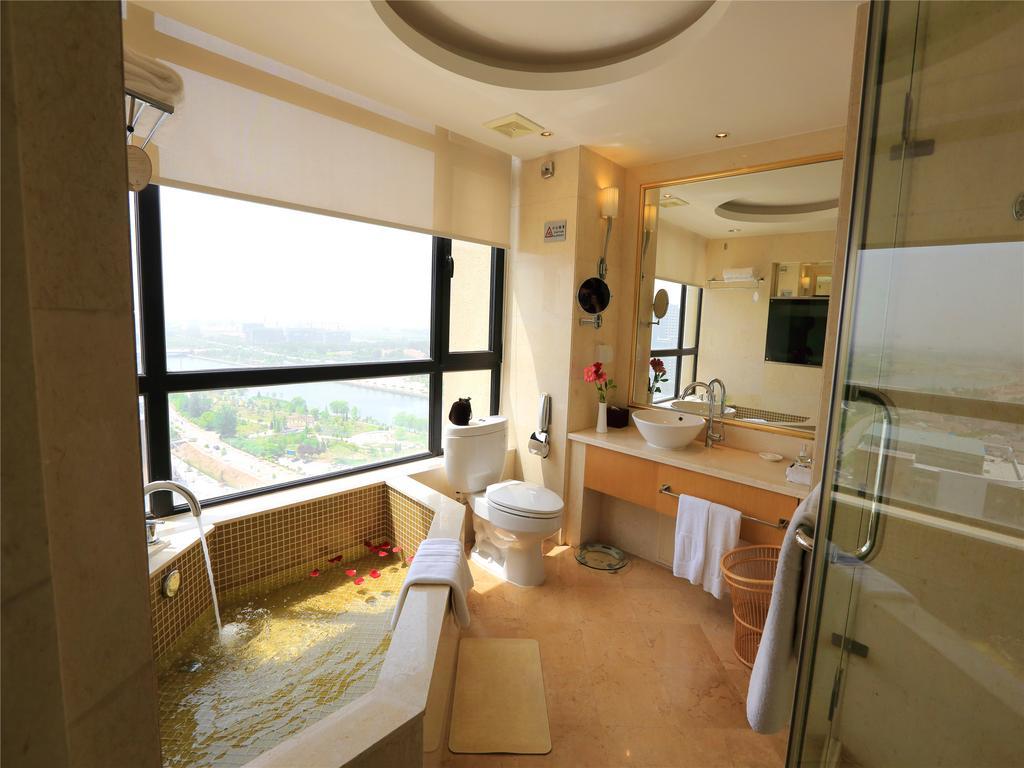 Golden Mountain International Hotel Yantai Zewnętrze zdjęcie